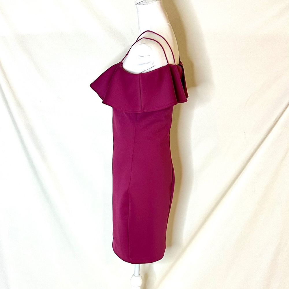 GUESS Ruffle Off Shoulder Mara Dress - Picture 6 of 9